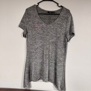 Apt 9 elegant shimmering silver/ black long top with longer sides, L